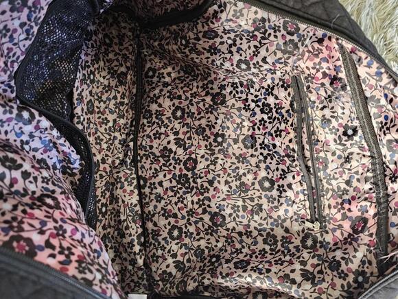 Quilted Black Large Tote Bag with Floral Interior - Picture 3 of 4